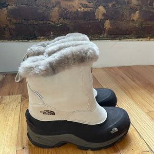 The North Face Women's Greenland Zip Boot